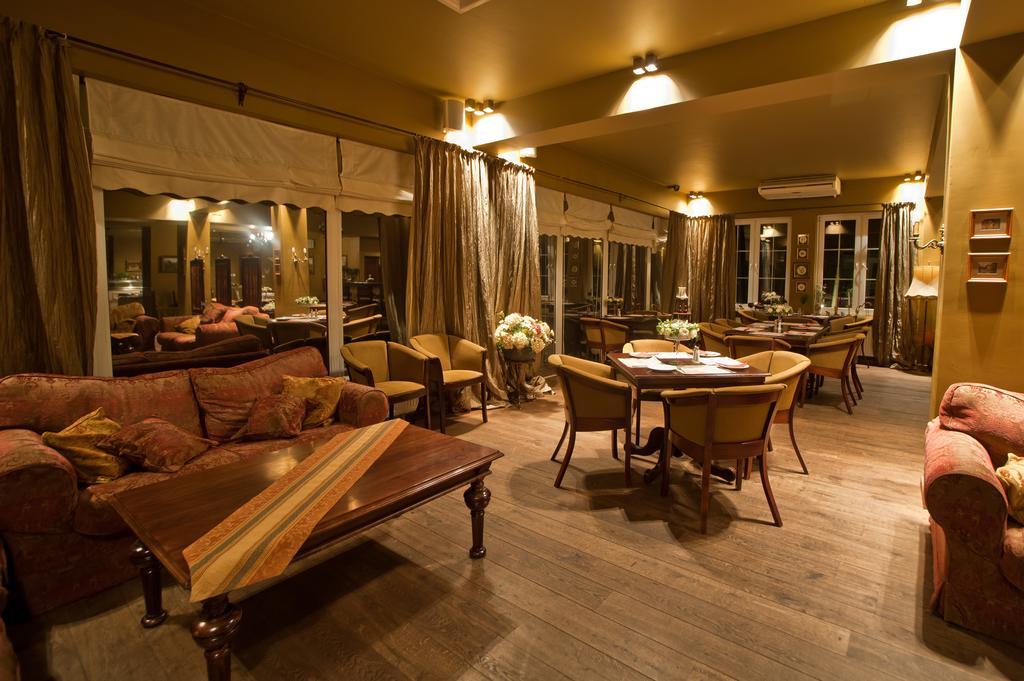 Hotel Afrodyta Business & Spa Радзеёвице Экстерьер фото