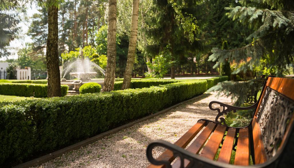 Hotel Afrodyta Business & Spa Радзеёвице Экстерьер фото