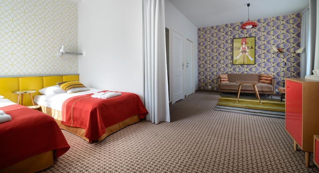 Hotel Afrodyta Business & Spa Радзеёвице Экстерьер фото