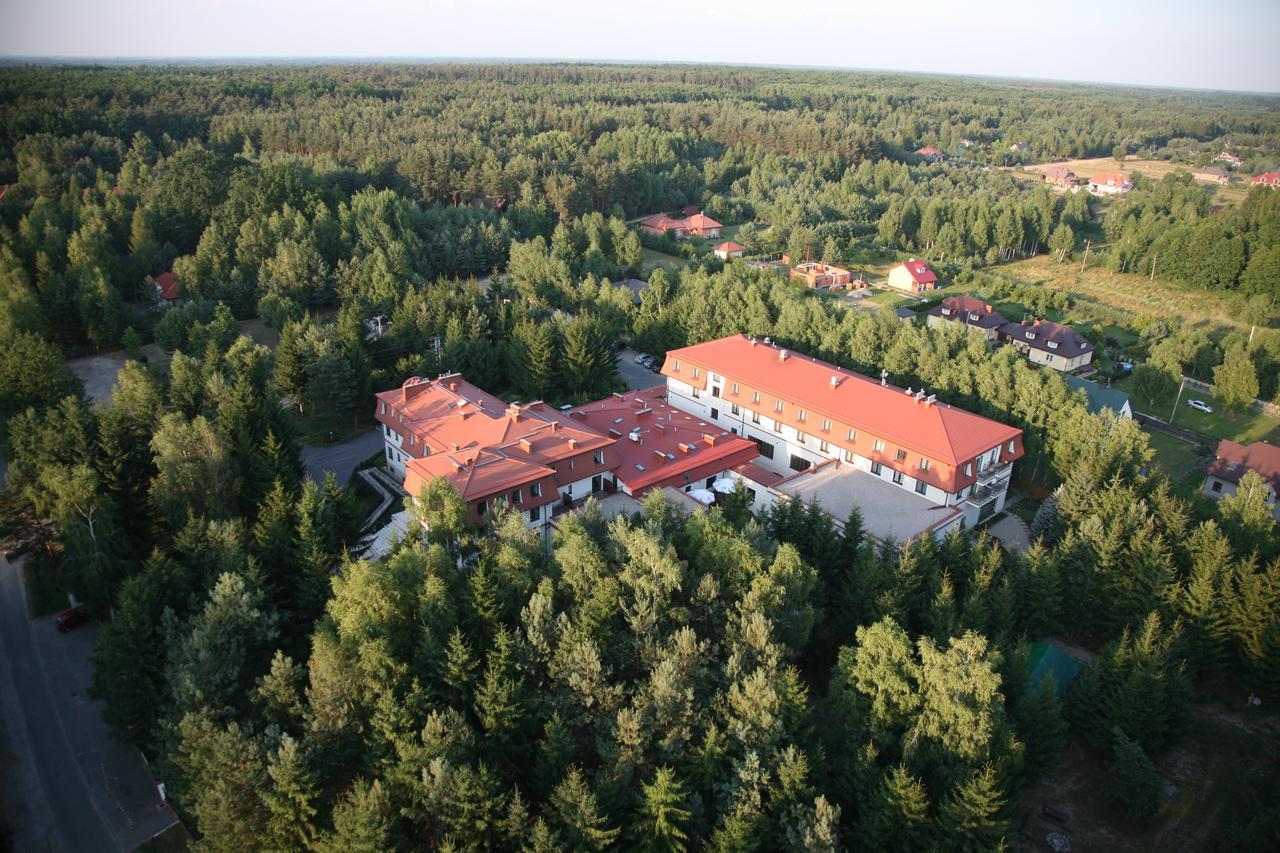 Hotel Afrodyta Business & Spa Радзеёвице Экстерьер фото