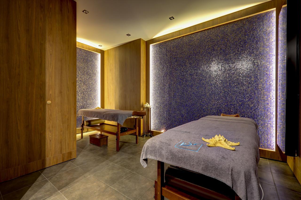 Hotel Afrodyta Business & Spa Радзеёвице Экстерьер фото